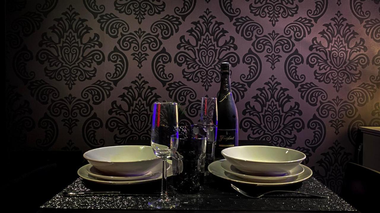 Nouveau - Luxure - Secret Suite - Jacuzzi Melun Dış mekan fotoğraf