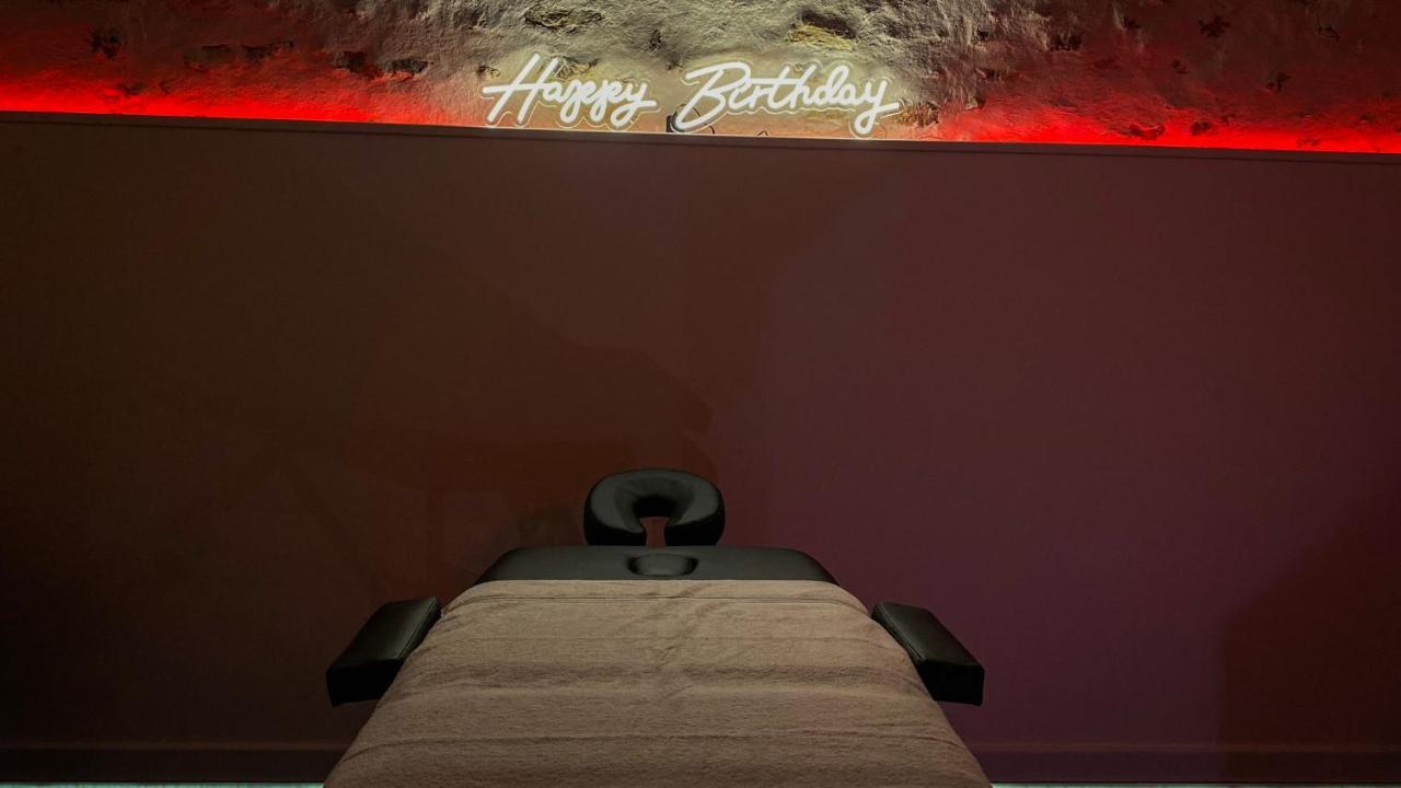 Nouveau - Luxure - Secret Suite - Jacuzzi Melun Dış mekan fotoğraf