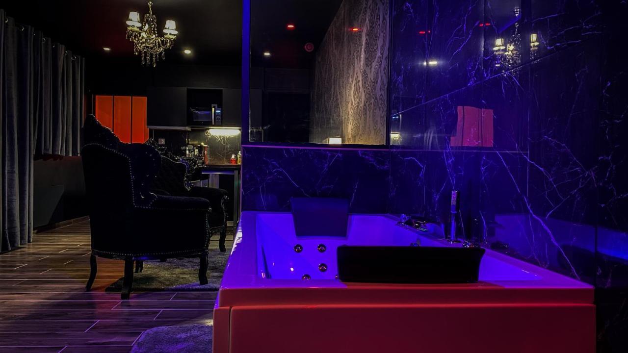 Nouveau - Luxure - Secret Suite - Jacuzzi Melun Dış mekan fotoğraf